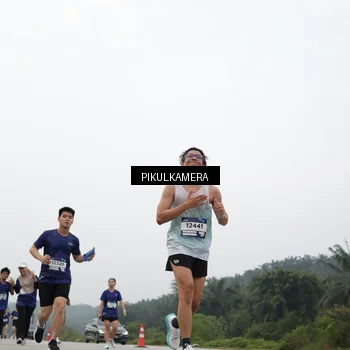 Runner Photo 7413499