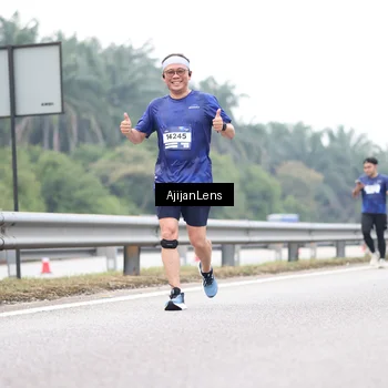 Runner Photo 7413501