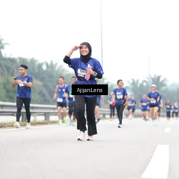 Runner Photo 7413502