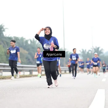 Runner Photo 7413506