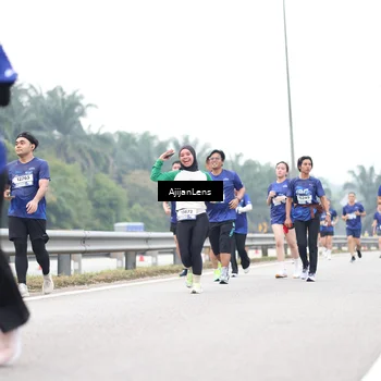 Runner Photo 7413518