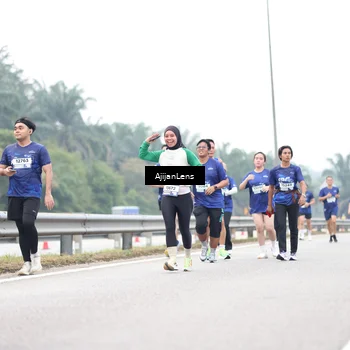 Runner Photo 7413523