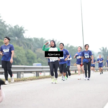 Runner Photo 7413532