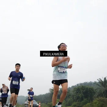 Runner Photo 7413543