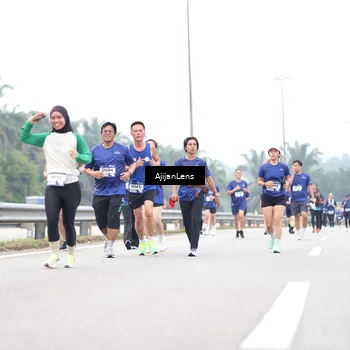 Runner Photo 7413555