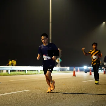 Runner Photo 7413572