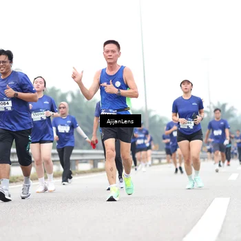 Runner Photo 7413592