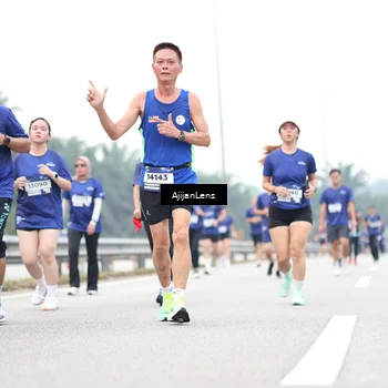 Runner Photo 7413604