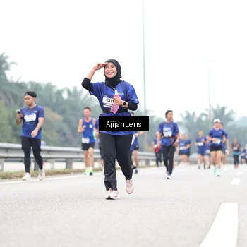 Runner Photo 7413610