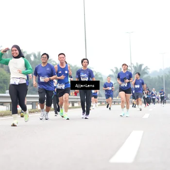 Runner Photo 7413626
