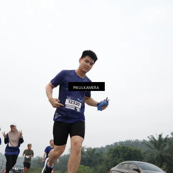 Runner Photo 7413628