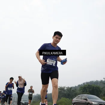 Runner Photo 7413634