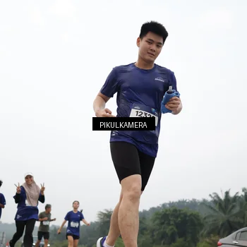 Runner Photo 7413650