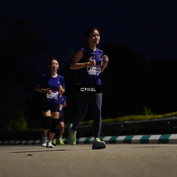 Runner Photo 7413656
