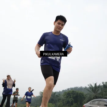 Runner Photo 7413662