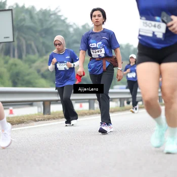 Runner Photo 7413668