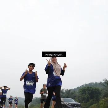 Runner Photo 7413671