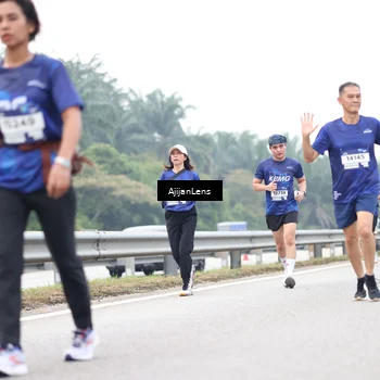 Runner Photo 7413672