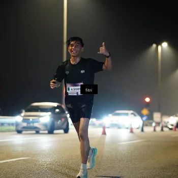 Runner Photo 7413676