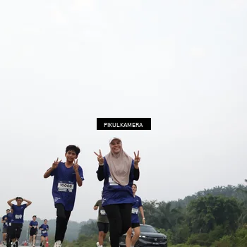 Runner Photo 7413677