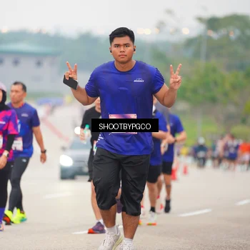 Runner Photo 7413690
