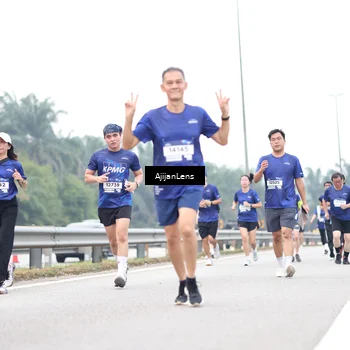 Runner Photo 7413700