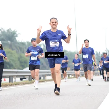 Runner Photo 7413704