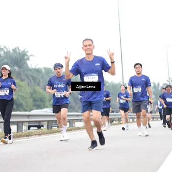 Runner Photo 7413709