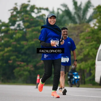 Runner Photo 7413711