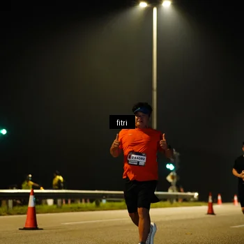 Runner Photo 7413713
