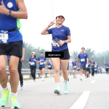 Runner Photo 7413717