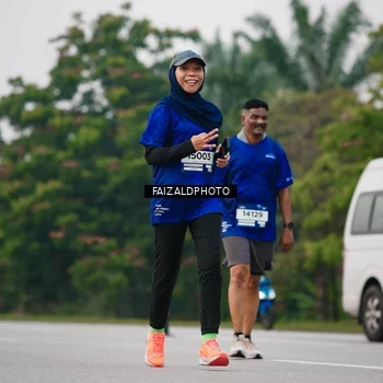 Runner Photo 7413721