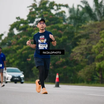 Runner Photo 7413723