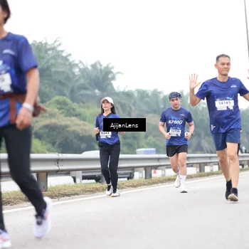 Runner Photo 7413726