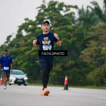 Runner Photo 7413740