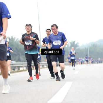 Runner Photo 7413803