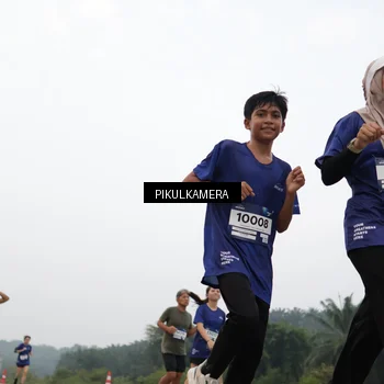 Runner Photo 7413812