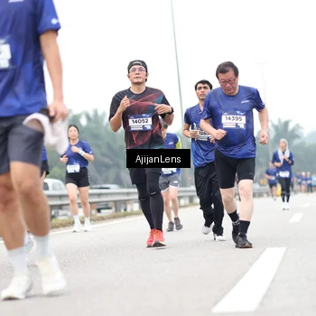 Runner Photo 7413813