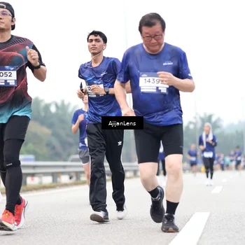 Runner Photo 7413872