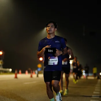 Runner Photo 7413891