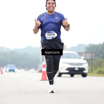 Runner Photo 7413895