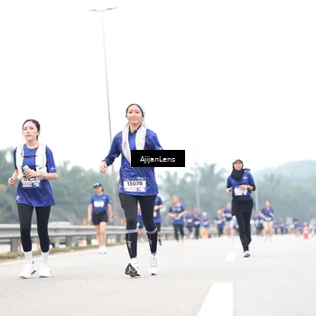 Runner Photo 7413910