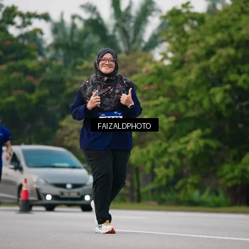 Runner Photo 7413923