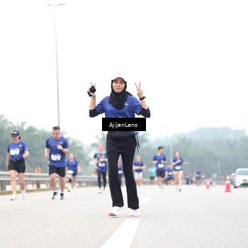 Runner Photo 7413980