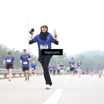 Runner Photo 7413988