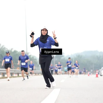 Runner Photo 7413990