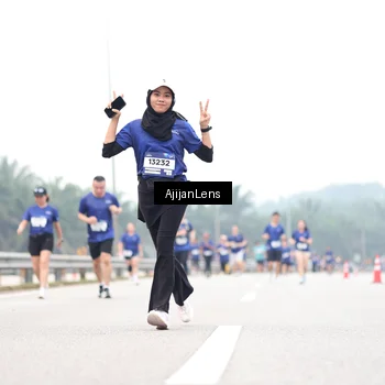 Runner Photo 7414003