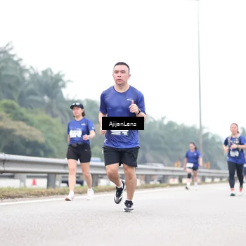Runner Photo 7414010