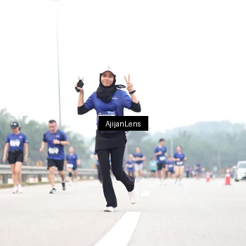 Runner Photo 7414011