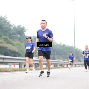 Runner Photo 7414036